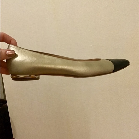 Chanel gold and black flats - Picture 7 of 8